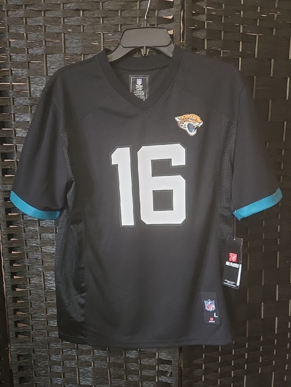NFL Jacksonville Jaguars #16 Black Jersey  Trevor Lawrence Youth Large 14/16 NWT